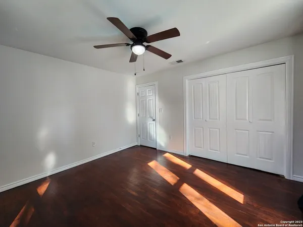 $2,395 | 521 Willow Avenue, New Braunfels, TX 78130