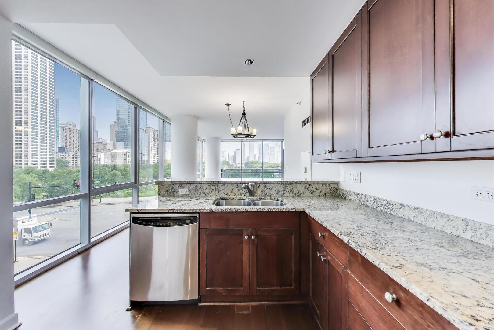 1201 South Prairie Avenue, Unit 401 Chicago, IL 60605 - Photo 9 of 35