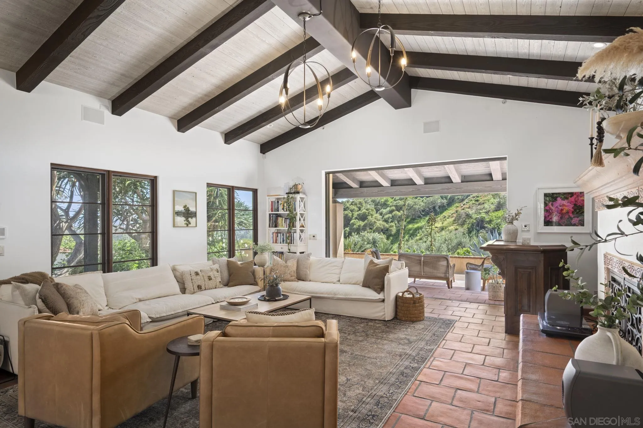 5616 La Sencilla Rancho Santa Fe, CA 92067 - Photo 4 of 23 Great Room