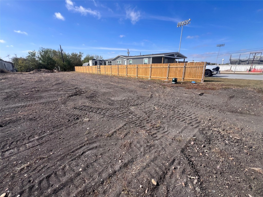 704 East Pecan Granger, TX 76530 - Photo 7 of 11