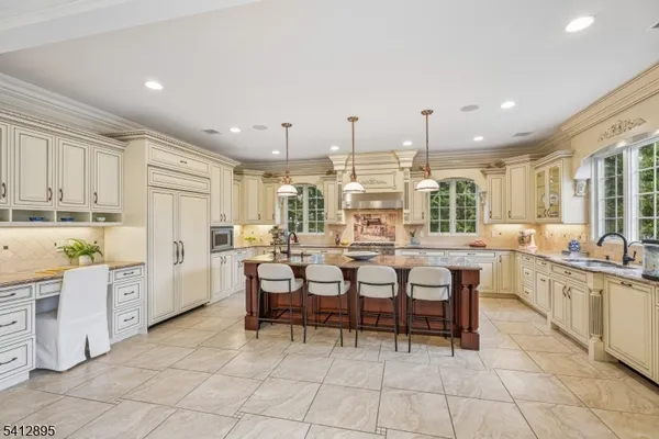 $4,888,000 | 15 Arden Place, Short Hills, NJ 07078