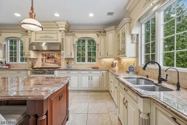 $4,888,000 | 15 Arden Place, Short Hills, NJ 07078