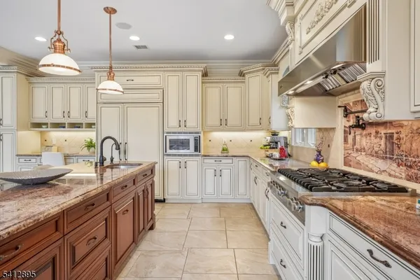 $4,888,000 | 15 Arden Place, Short Hills, NJ 07078