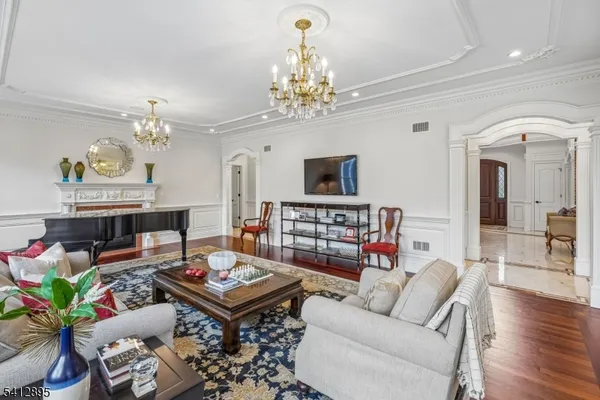$4,888,000 | 15 Arden Place, Short Hills, NJ 07078