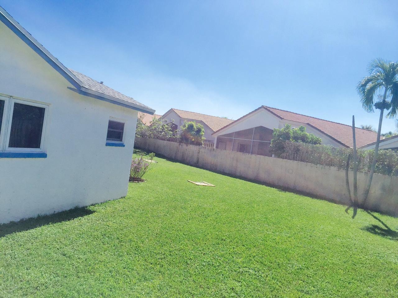 8758 Southwest 11th Street Boca Raton, FL 33433 - Photo 4 of 23 2