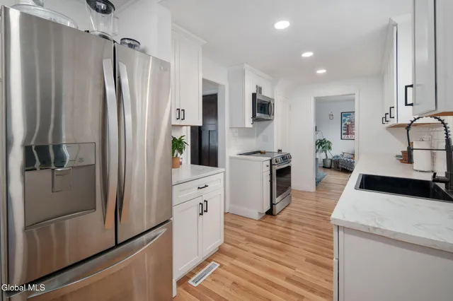 $395,000 | 2127 Mc Clellan Street, Niskayuna, NY 12309