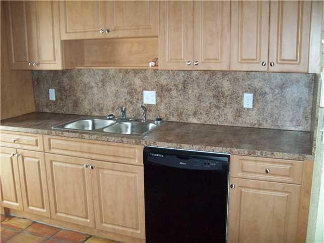 647 Aspen Road West Palm Beach, FL 33409 - Photo 5 of 9 5