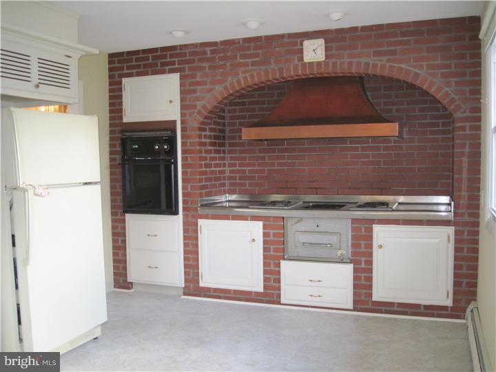 7 Greentree Road Hamilton, NJ 08619 - Photo 10 of 18 a view of kitchen