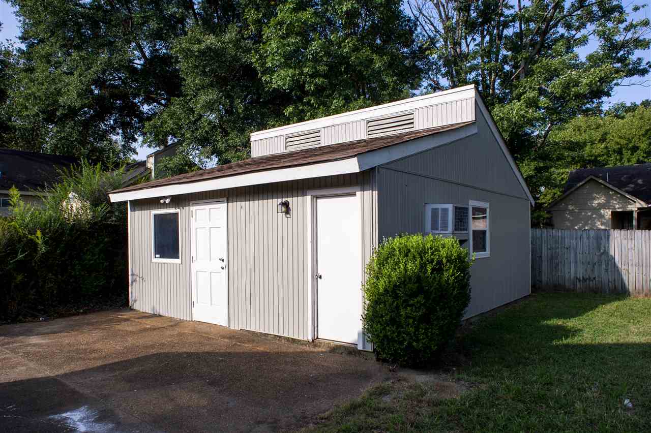 3855 Ross Road Memphis, TN 38115 - Photo 2 of 17