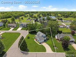 2389 Golfview Circle Fenton, MI 48430 - Photo 4 of 46