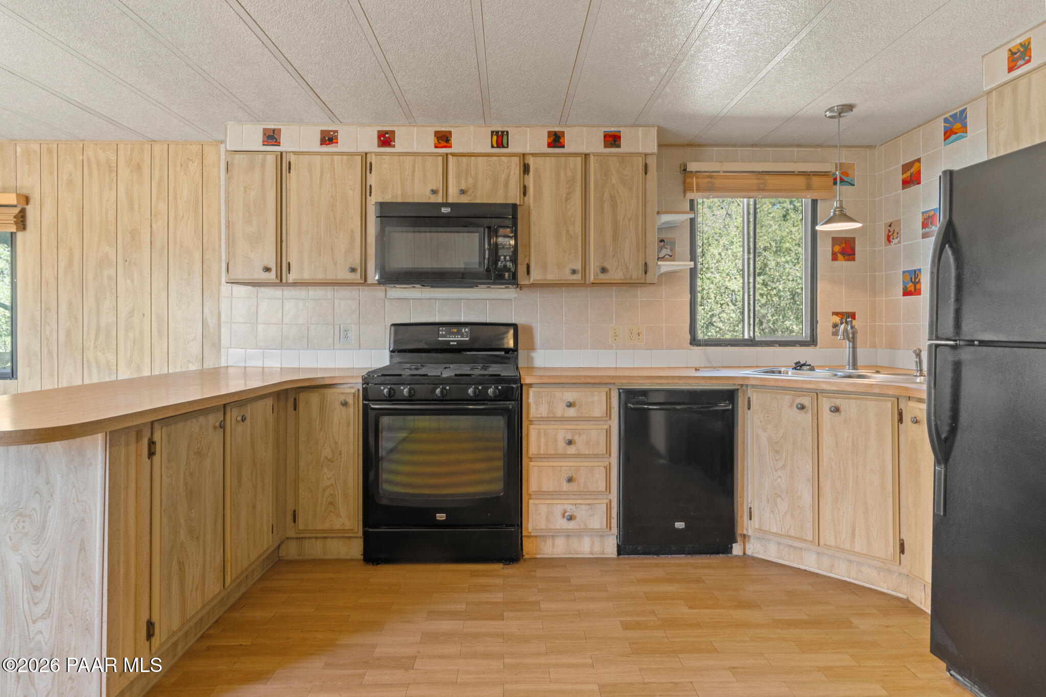 1526 Private Road Prescott, AZ 86301 - Photo 10 of 27 Kitchen - 1526 Private Dr