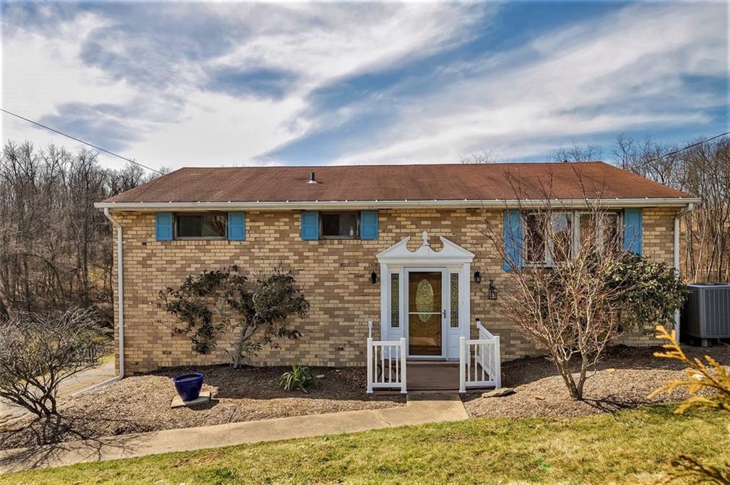 349 Cecil-Henderson Road Canonsburg, PA 15317 - Photo 2 of 22 Gallery Image 2
