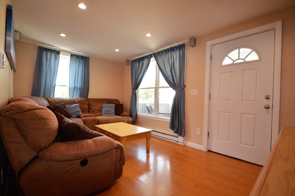 738 Rathbun Street Blackstone, MA 01504 - Photo 12 of 30 Gallery Image 12
