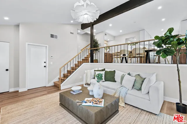 $1,299,000 | 13135 Mindanao Way, Unit 5, Marina del Rey, CA 90292