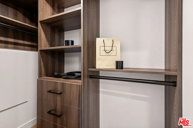 $1,299,000 | 13135 Mindanao Way, Unit 5, Marina del Rey, CA 90292