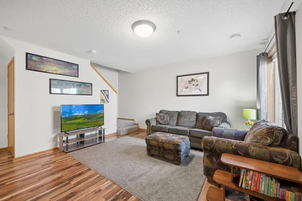 $219,900 | 206 East Orchard Street, Belle Plaine, MN 56011