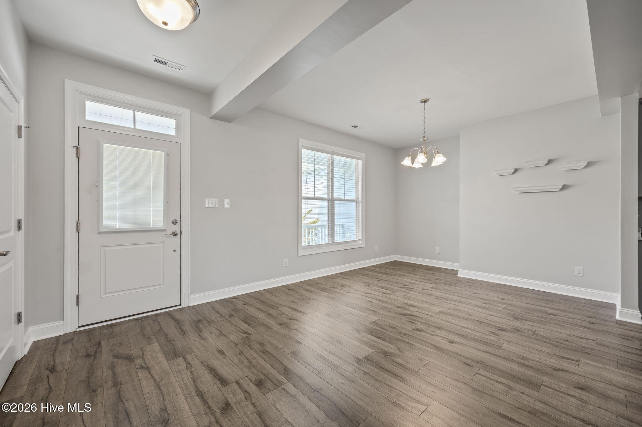 121 Shadow Creek Drive Hubert, NC 28539 - Photo 17 of 53 LIVINGROOM