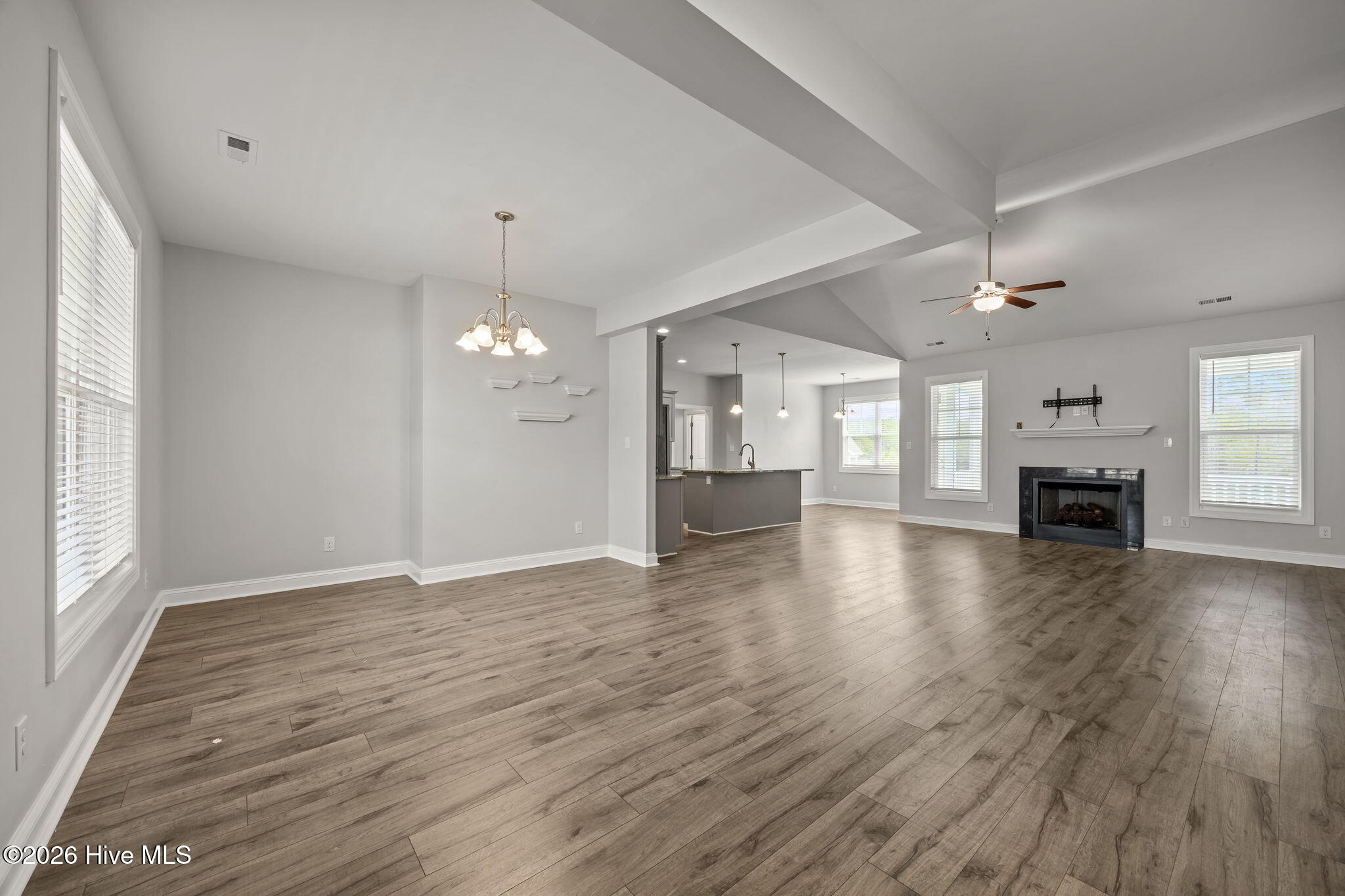 121 Shadow Creek Drive Hubert, NC 28539 - Photo 20 of 53 LIVINGROOM