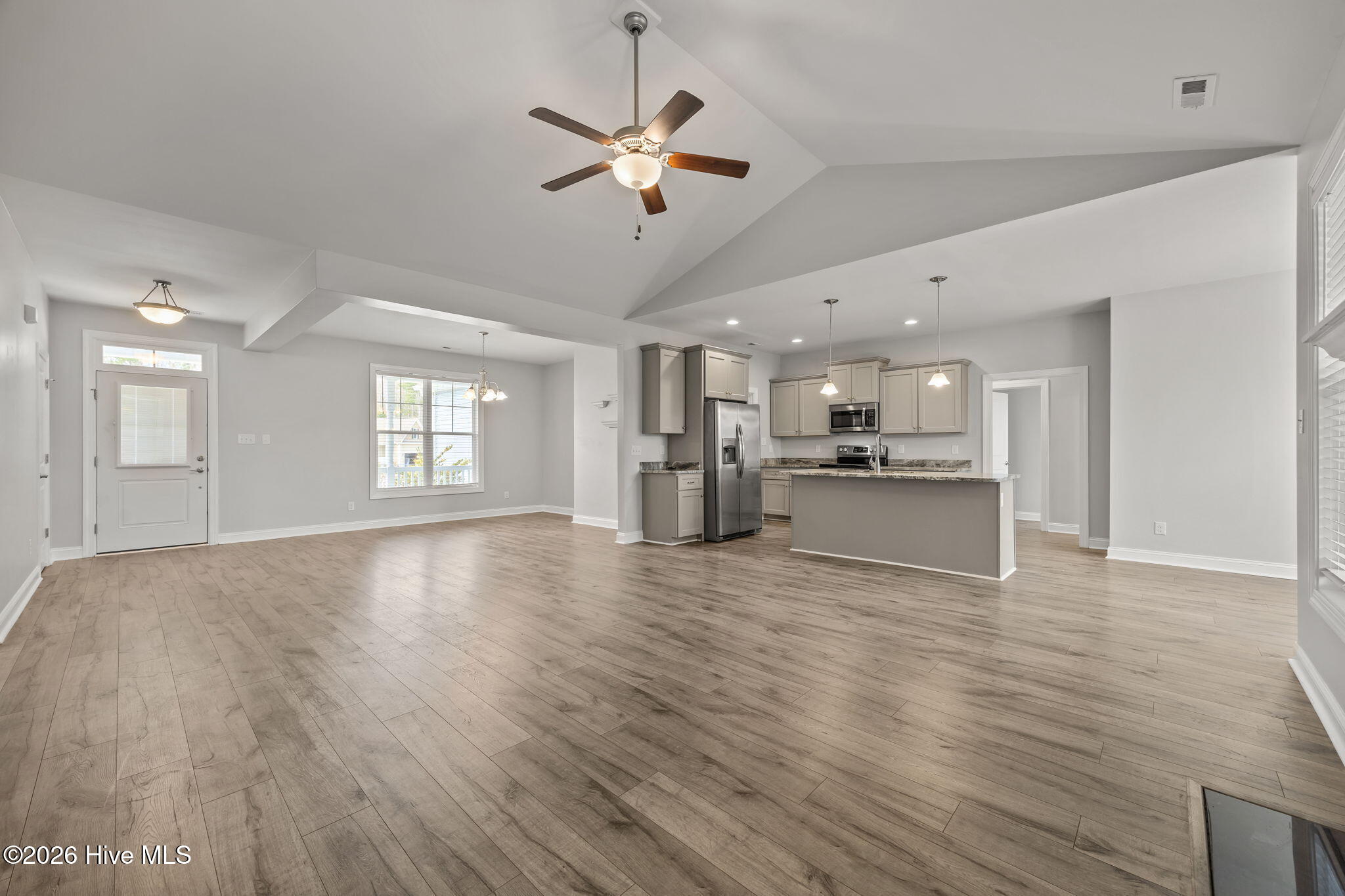 121 Shadow Creek Drive Hubert, NC 28539 - Photo 21 of 53 LIVINGROOM-KITCHEN