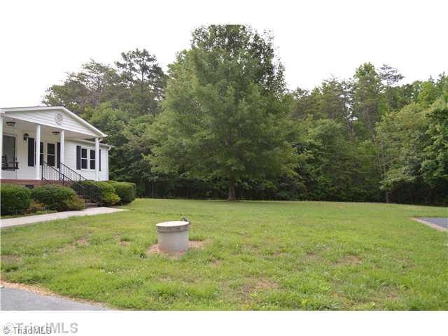1724 K-Fork Road Madison, NC 27025 - Photo 12 of 16 Yard/Garden.