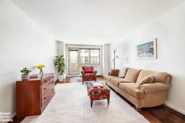 $710,000 | 340 East 80th Street, Unit 5J | Upper East Side