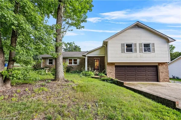 $2,150 | 5024 Timbrook Lane, Winston-Salem, NC 27103