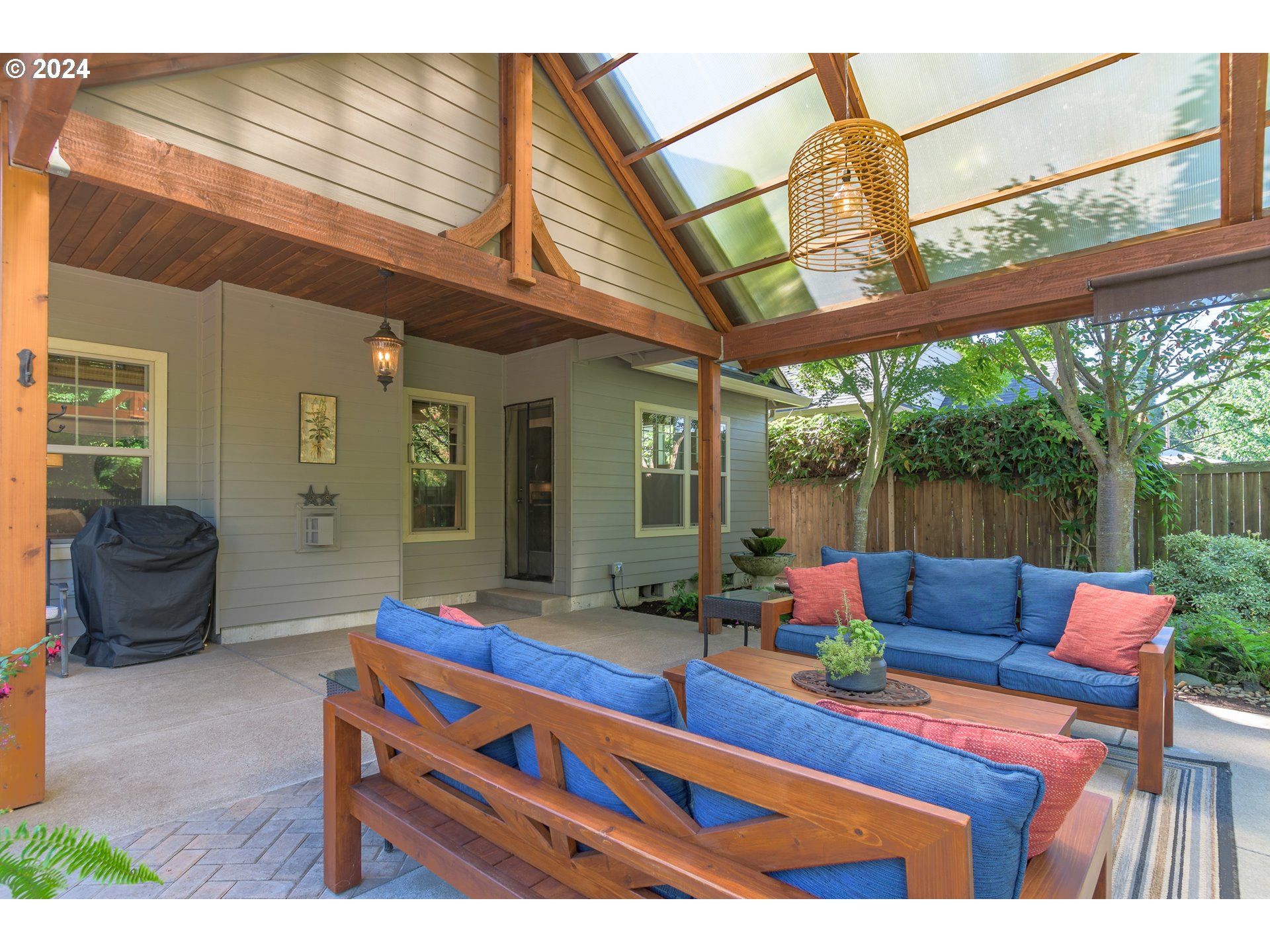3622 Stark Street Eugene, OR 97404 - Photo 35 of 48 a outdoor living space with patio furniture and garden view