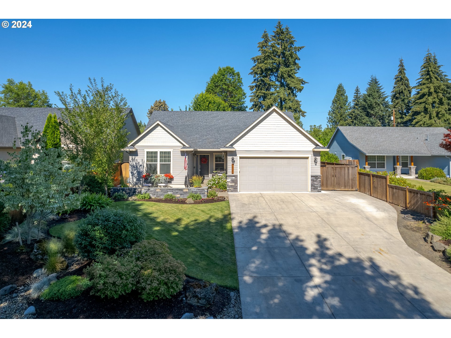 3622 Stark Street Eugene, OR 97404 - Photo 44 of 48 a front view of a house with a yard