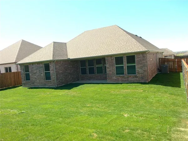 $2,300 | 707 Broken Bow Lane, Cleburne, TX 76033