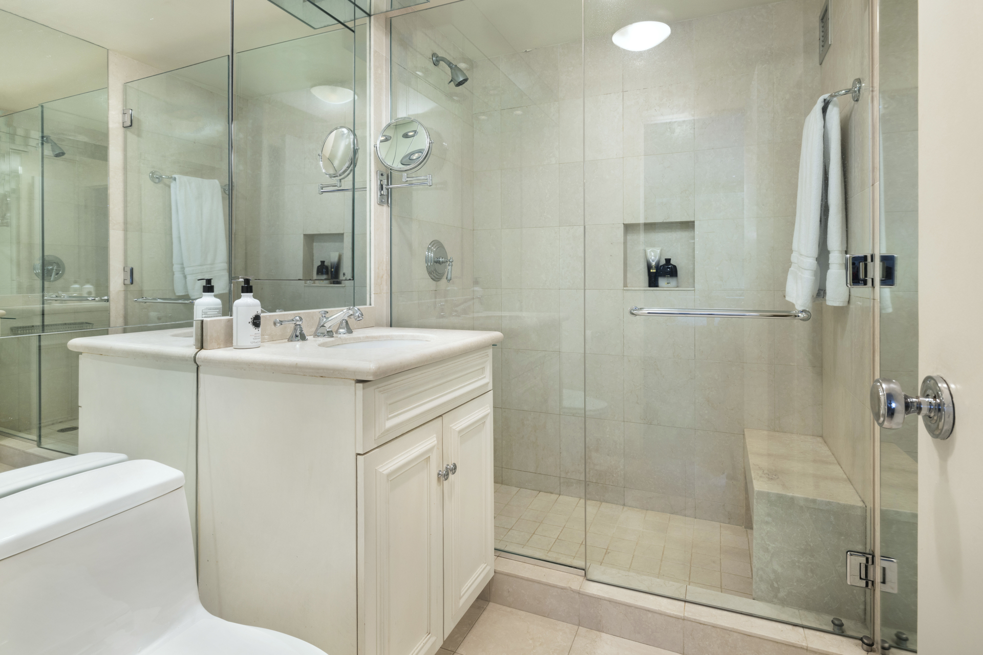 176 East 71st Street, Unit 8D Manhattan, NY 10021 - Photo 12 of 16