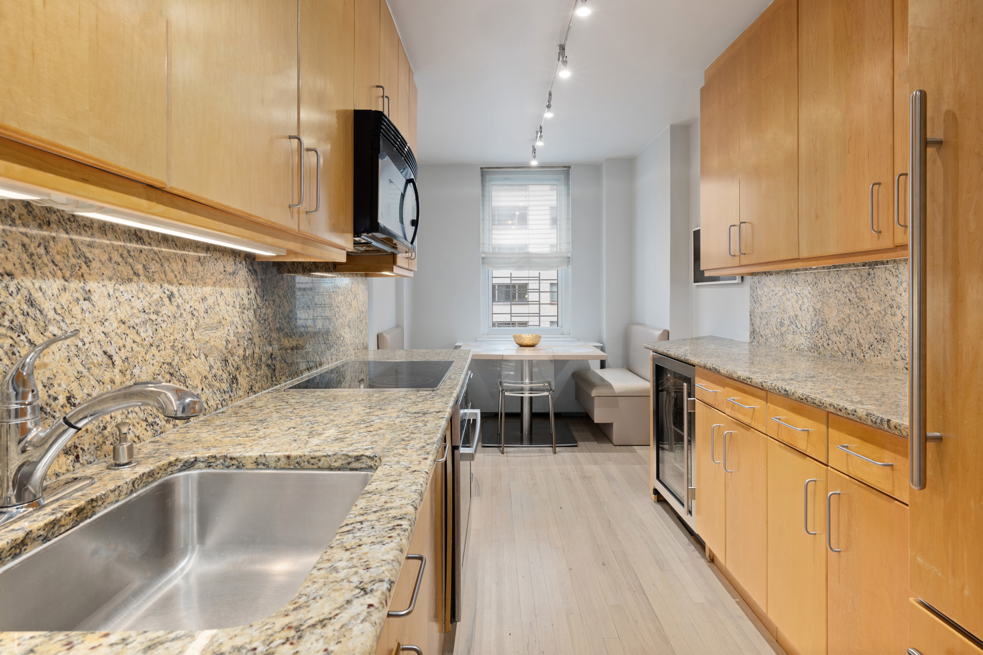 176 East 71st Street, Unit 8D Manhattan, NY 10021 - Photo 8 of 16