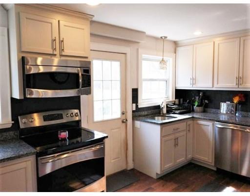 9 Pilgrim Way Walpole, MA 02032 - Photo 3 of 19 Gallery Image 3