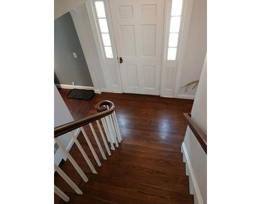 9 Pilgrim Way Walpole, MA 02032 - Photo 7 of 19 Gallery Image 7