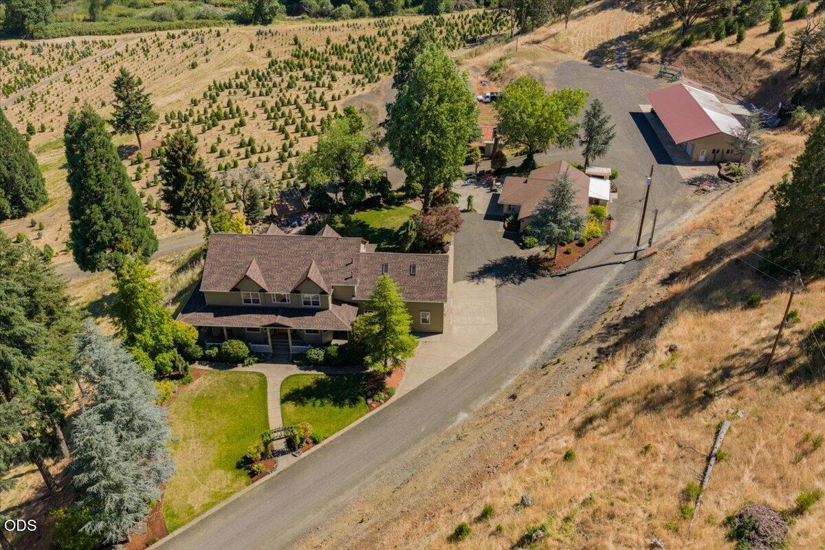 106 Green Valley Road Oakland, OR 97462 - Photo 3 of 52