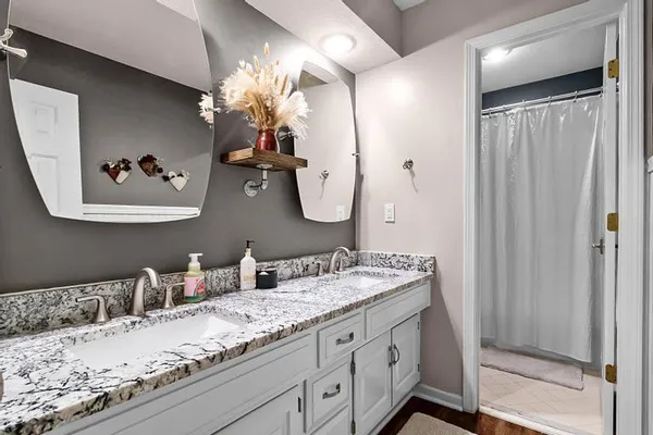 $885,000 | 4024 West 124th Street, Leawood, KS 66209