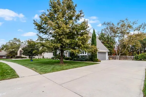 $885,000 | 4024 West 124th Street, Leawood, KS 66209