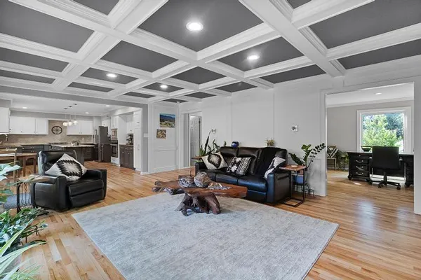 $885,000 | 4024 West 124th Street, Leawood, KS 66209