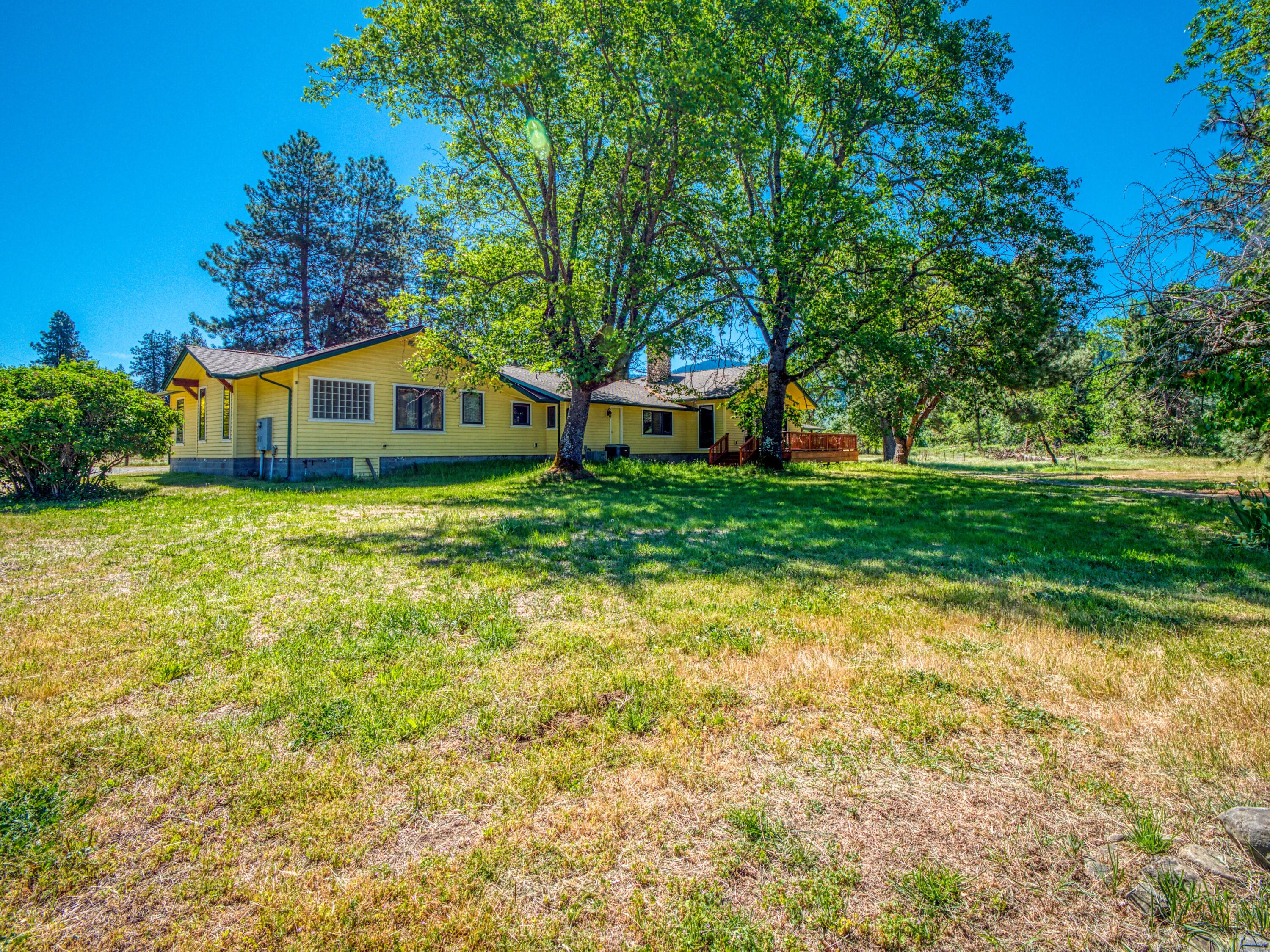 17777 North Applegate Road Grants Pass, OR 97527 - Photo 47 of 104 Rear 3