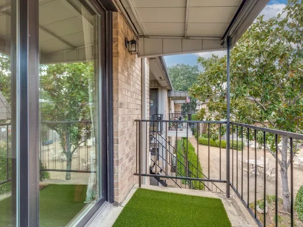 a view of a small yard