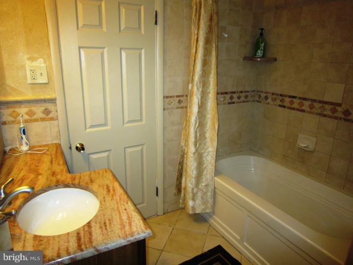 404 Burning Tree Road Wallingford, PA 19086 - Photo 9 of 23 Bathroom