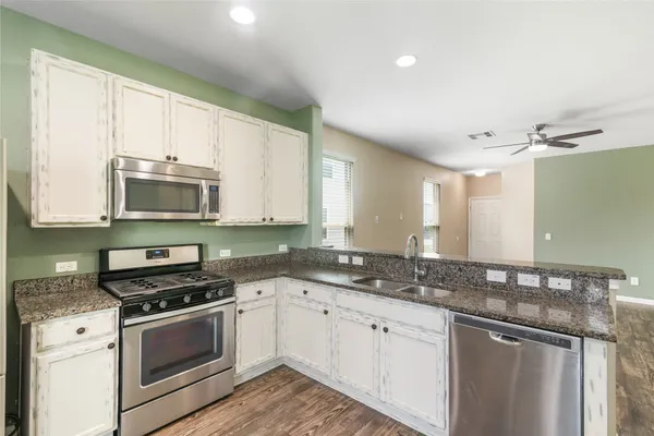 $1,800 | 835 Coffee Mill Creek Lane, Rosenberg, TX 77471