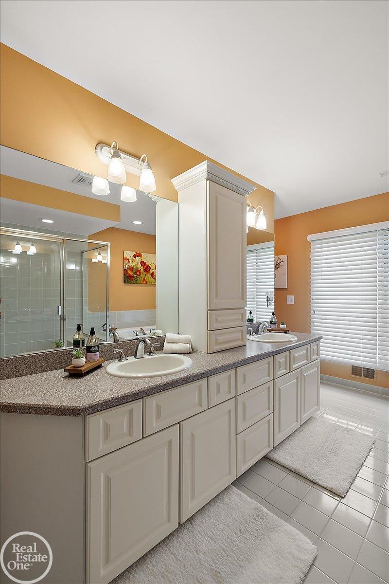63815 Inverness Washington, MI 48095 - Photo 45 of 66 50204771-5a326f52-5aeb-4e01-9661-e1591f23da30.JPG