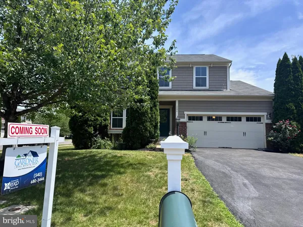 $700,000 | 7334 Lake Willow Court, Warrenton, VA 20187