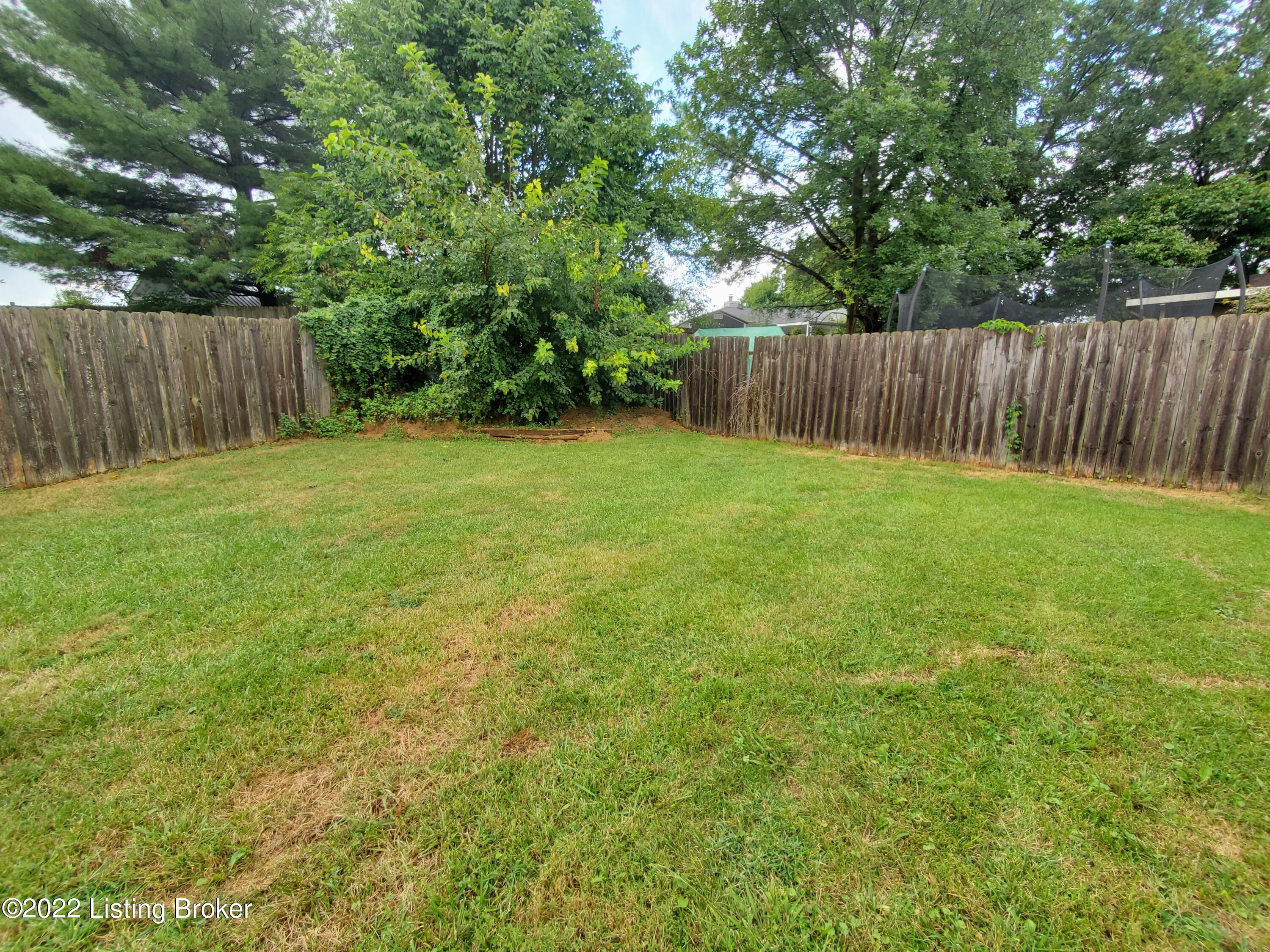 242 Rolling Ridge Way Simpsonville, KY 40067 - Photo 17 of 19 Rear yard fenced with privacy fence