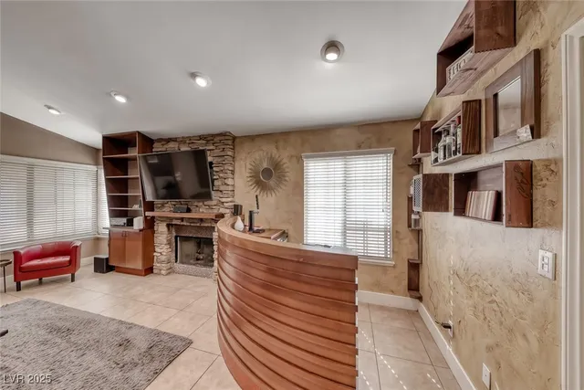 $2,500 | 9832 Cactus View Avenue, Las Vegas, NV 89117