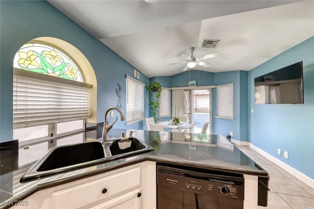 $2,500 | 9832 Cactus View Avenue, Las Vegas, NV 89117