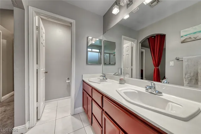 $2,500 | 9832 Cactus View Avenue, Las Vegas, NV 89117