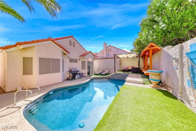 $2,500 | 9832 Cactus View Avenue, Las Vegas, NV 89117