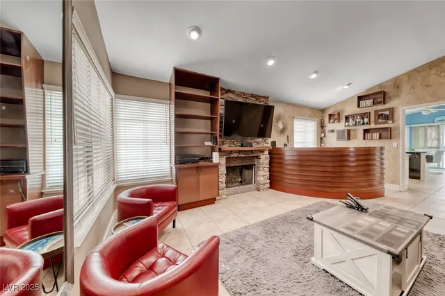 $2,500 | 9832 Cactus View Avenue, Las Vegas, NV 89117