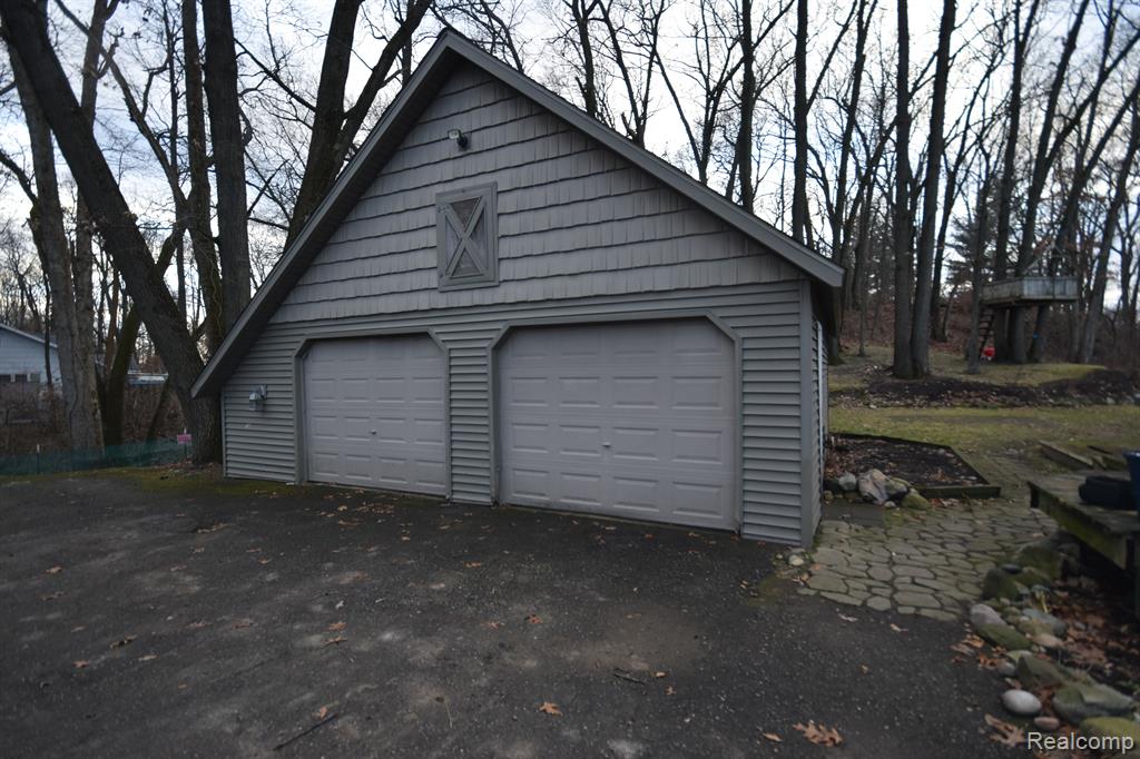9417 Mabley Hill Road Fenton, MI 48430 - Photo 21 of 22
